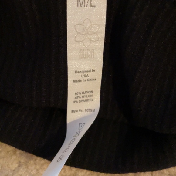 Two Aura tank tops | Size:M/L | Black and White | - Picture 4 of 4